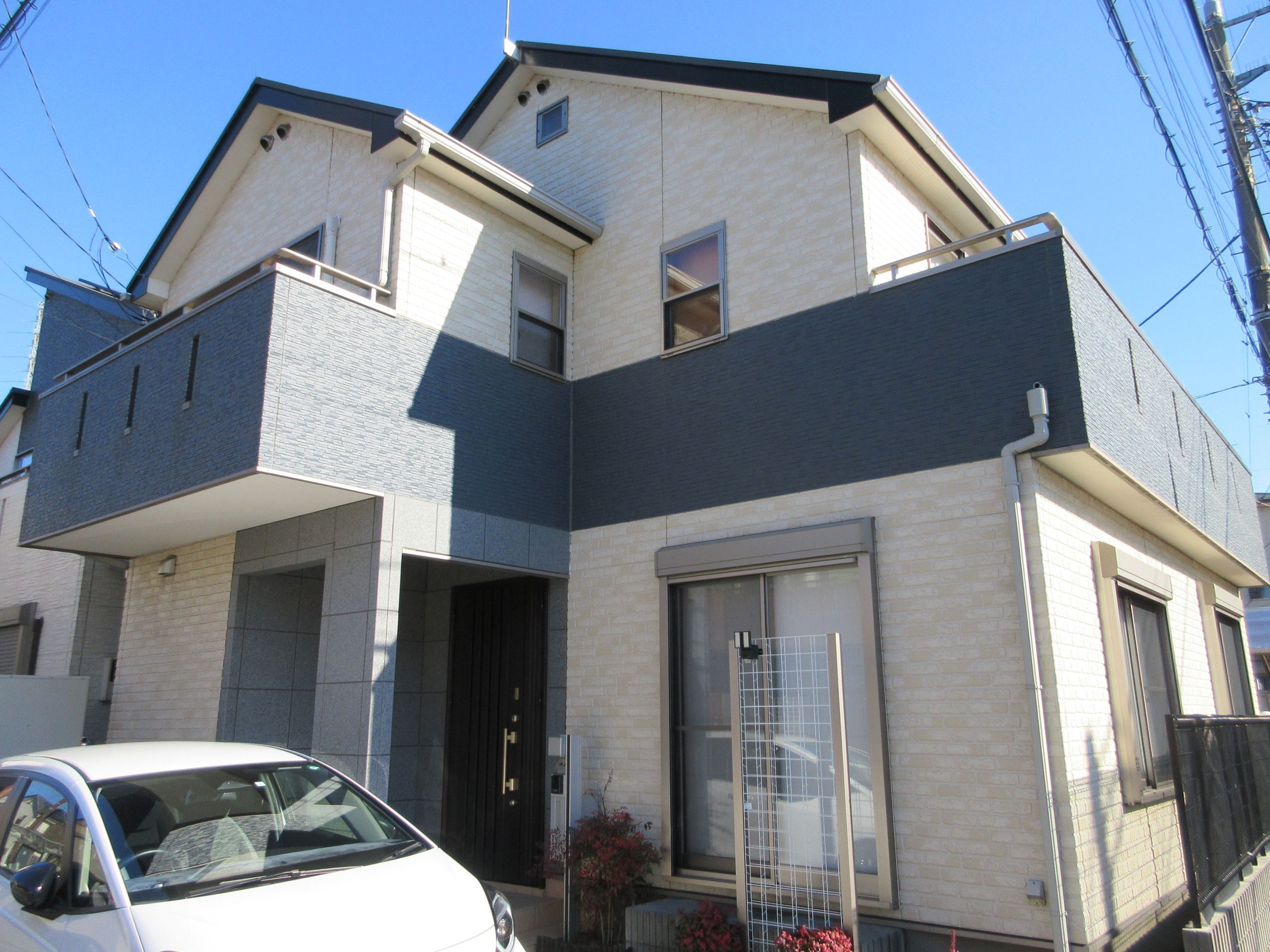 屋根カバーと超低汚染塗料で新築時の感動をもう一度！